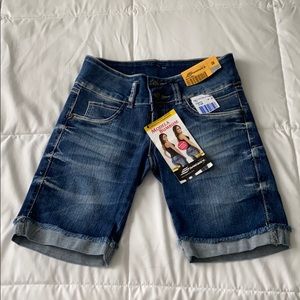 Sawary shorts modela bumbum size 38 NWT